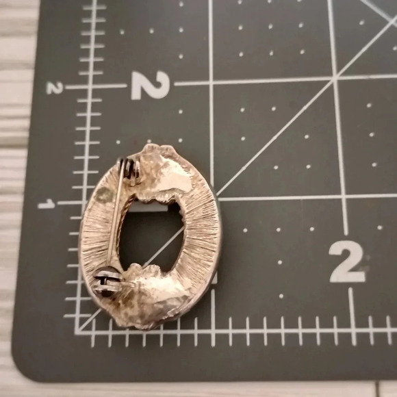 Vintage Silver Gold Tone Mesh Oval Fashion Statement Brooch Pin 1 1/2" - Picture 6 of 6